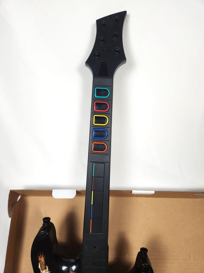 Guitar Hero 5 Nintendo Wii - Jeu + Guitare - photo numéro 7