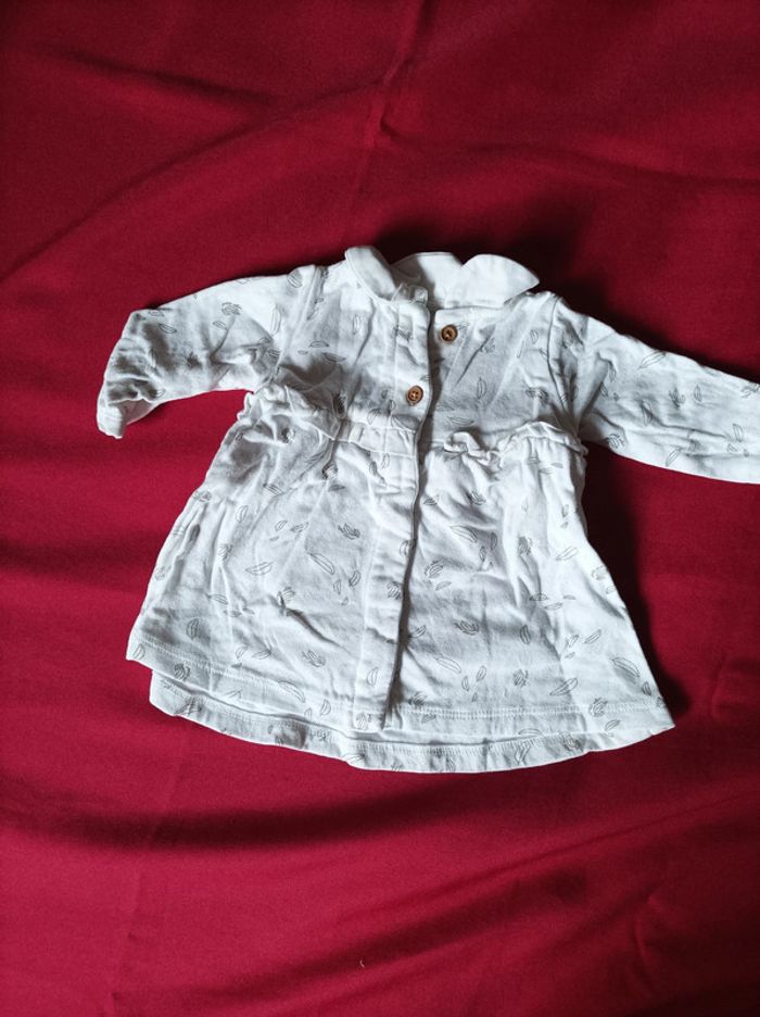 Ensemble + robe  1 mois - photo numéro 3
