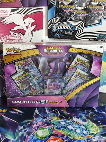 Coffret Darkrai-GX chromatique Légendes brillantes SL3.5