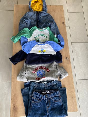 Lot Okaïdi 7 pièces veste pantalons pull t shirts