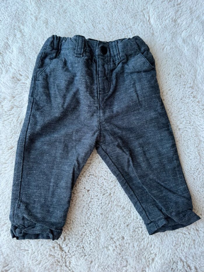 Lot 9 vêtements - 9 mois bébé garçon - pulls- jeans-tee shirts - chemise - très bon état - photo numéro 17