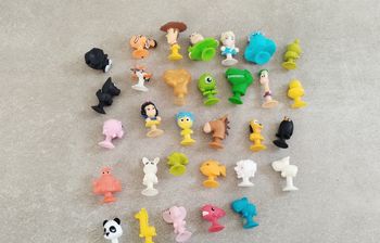 Lot de figurines a ventouse