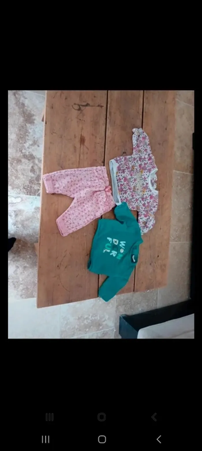 Pull tape a l'oeil taille 3 mois
