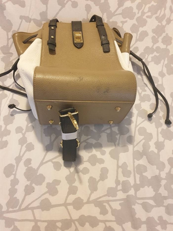 Sac neuf en cuir beige et blanc - photo numéro 3