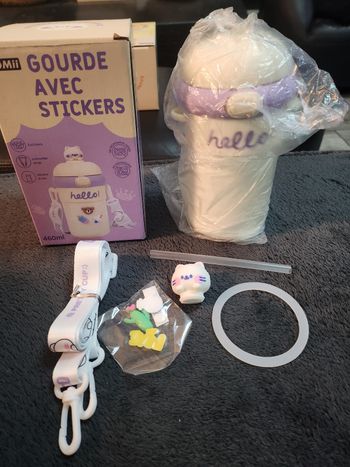 Gourde enfant blanche et mauve avec stickers 460 ml neuve
