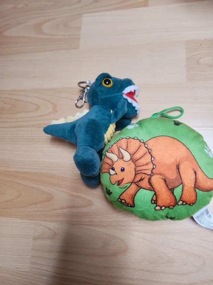 Peluches dinosaures - photo numéro 2