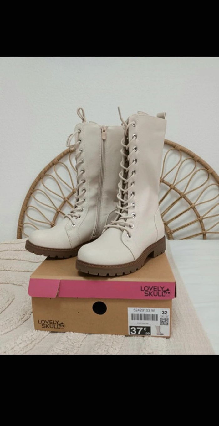 Bottes beige zippées neuves dans leur boîte d'origine 🏷 Pointure 32