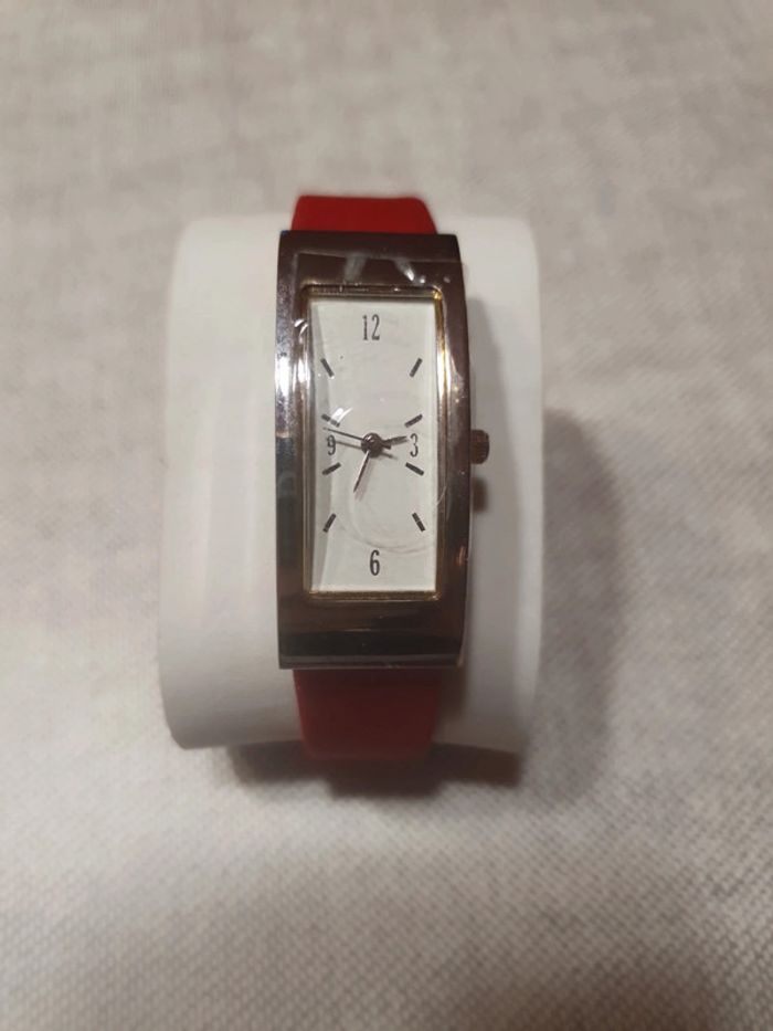 Montre femme rouge