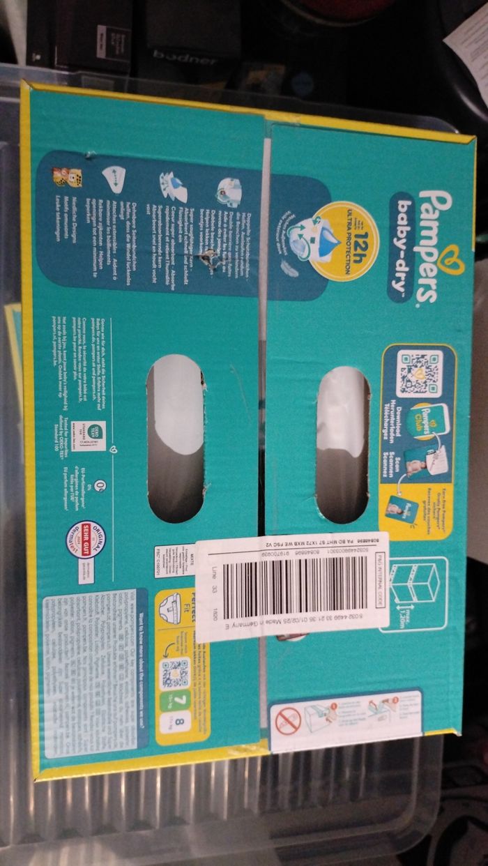 Carton de couches Pampers taille 7 - photo numéro 2