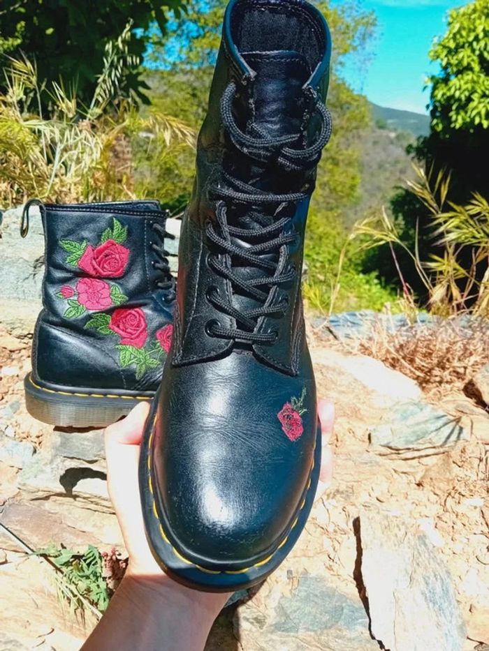 Dr. Martens Vonda roses brodées 🌹 40 - photo numéro 6