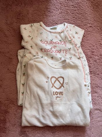 Lot deux pyjamas