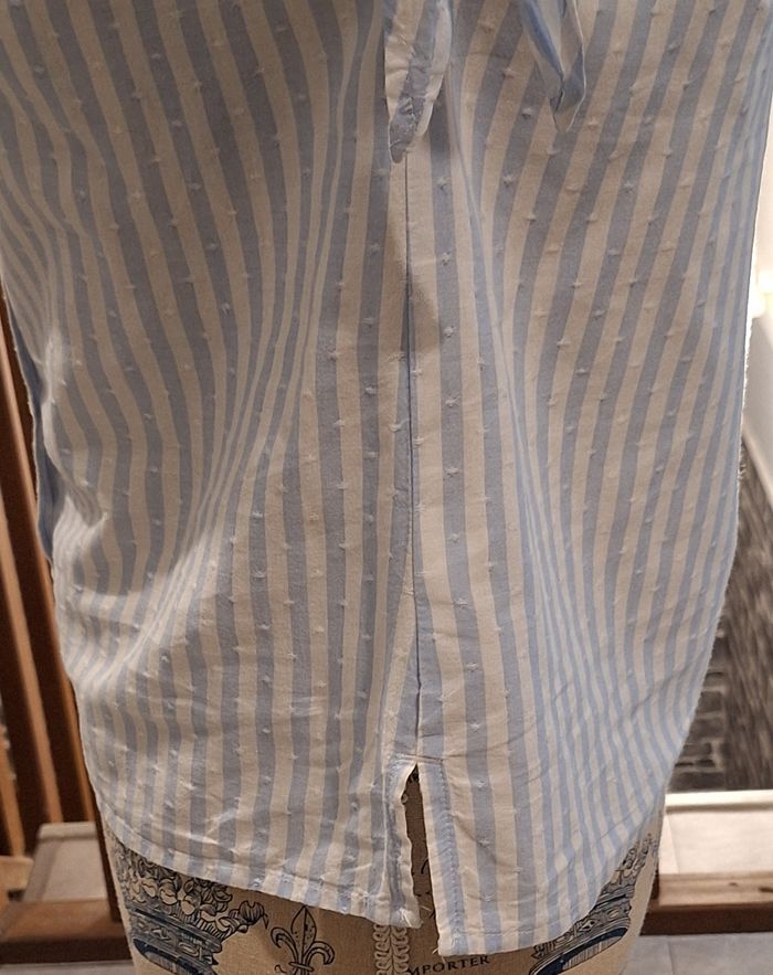 Blouse boutonnée rayée blanche et bleu ciel - photo numéro 5
