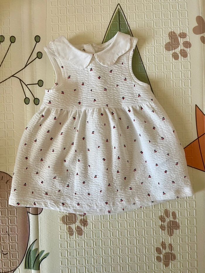 Robe blanche col Claudine motif cerise-Kiabi-Taille 3 mois-neuve sans étiquette