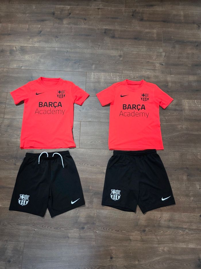 Lot maillots et short foot stage Barça FCB