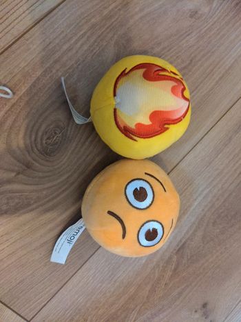 Peluche emojis