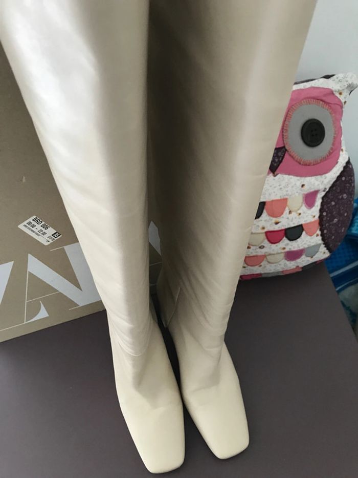 Bottes Zara 38 crème cuir bouts carrés - photo numéro 3