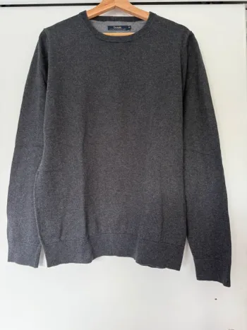 Pull fin