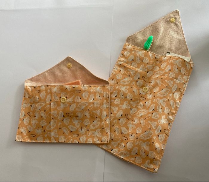 Étuis à savon, brosse à dent et dentifrice - photo numéro 2