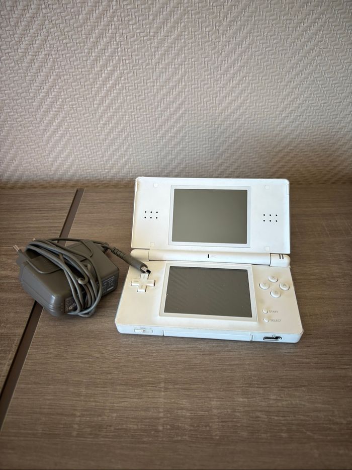 Nintendo DS - photo numéro 2