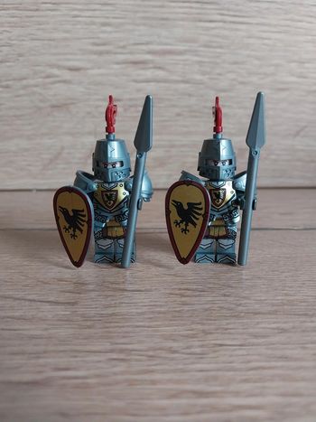 Figurines type lego 2 soldats chevaliers Corbeaux
