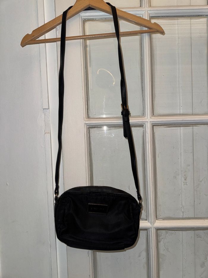 Sac bimba y Lola en toile Valeur 130 euros Plutôt en très bon état mais reste d’occasion