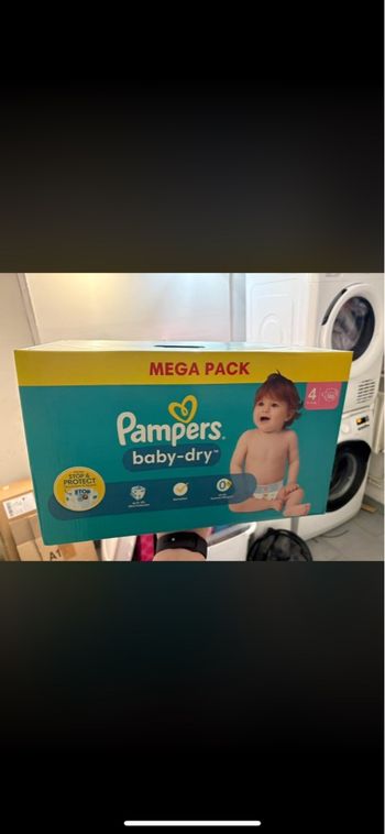 Carton couches Pampers taille 4 