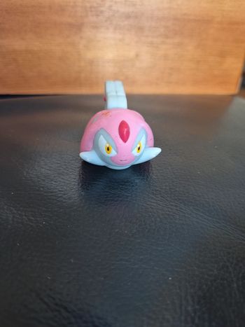 figurine pokemon crefollet