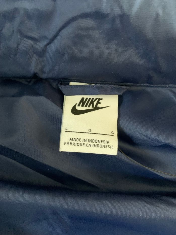Veste imperméable Nike neuve - photo numéro 3