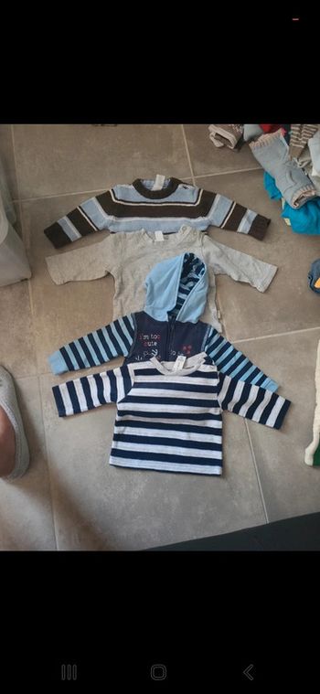 Lot pulls garçon