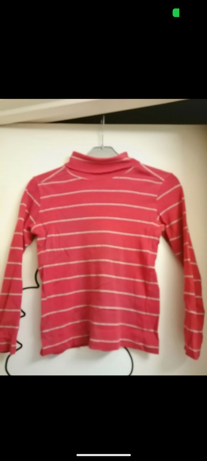Pull col roulé fin NKY rouge. Taille 8 ans