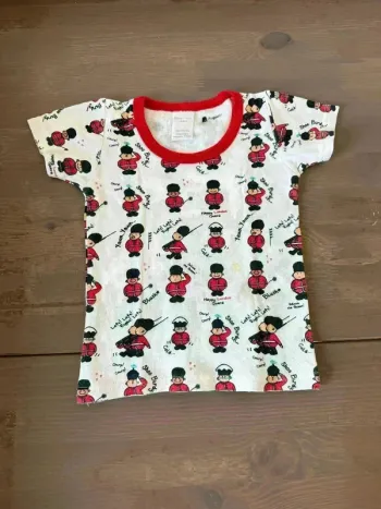 T-shirt Happy London Guards blanc motifs - Taille 18-24 mois - Très bon état