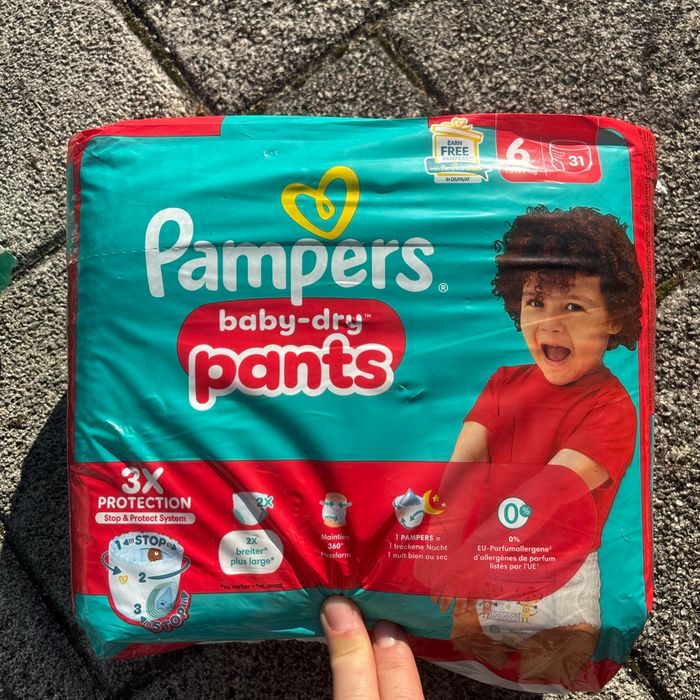 Couche Pampers taille 6