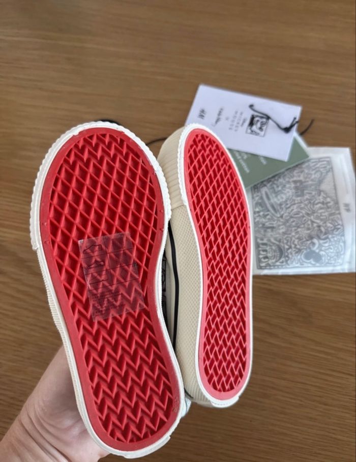 NEUF Basket Mickey mouse X Keith Haring taille 24 - photo numéro 2
