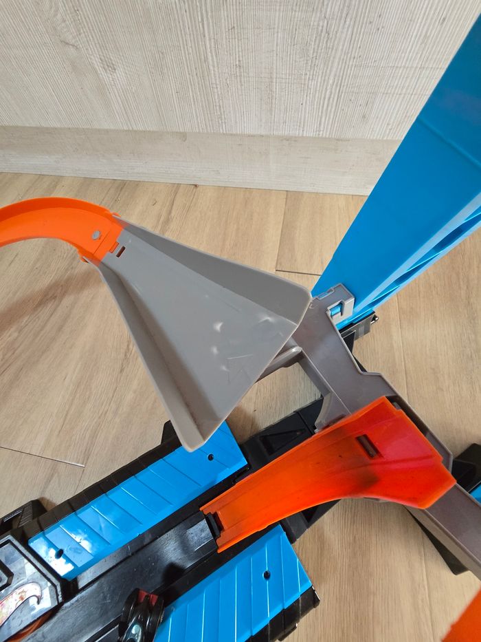 Circuit hot wheels altitude crash + voiture - photo numéro 6