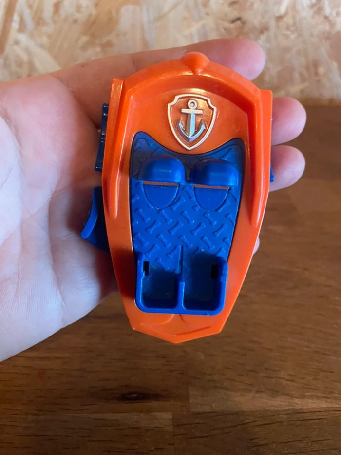 Idée cadeau 🎁 Figurine Zuma Launching Surfboard de la Pat Patrouille avec sa bouée à lancer - photo numéro 10