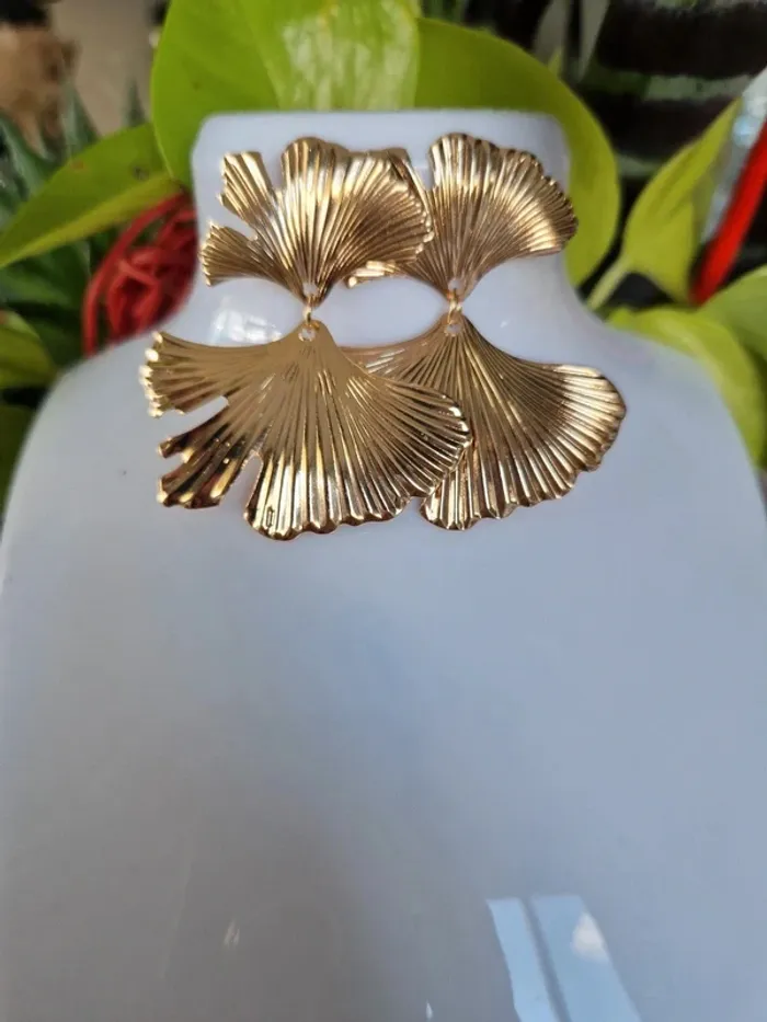 Boucles d'oreilles fantaisies dorées feuilles