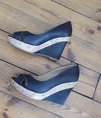 Chaussures à talons noires ouvertes C'M Paris 37