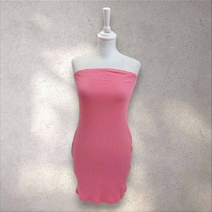 Robe bustier rose moulante taille M