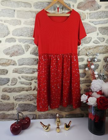 Robe manches courtes rouge et multicolore Femme taille 54 marque Boohoo 🌹