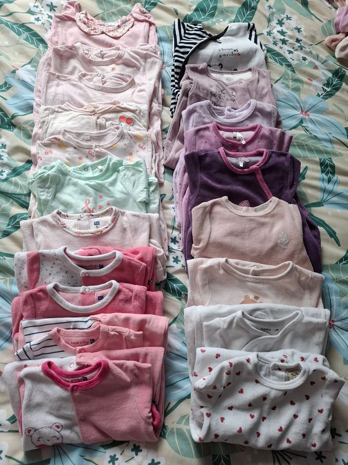 Lot de 20 pyjamas fille - photo numéro 1