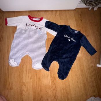 Lot de deux pyjamas, naissance