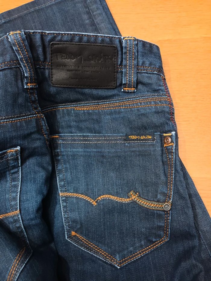 Superbe jean Teddy Smith T27 - photo numéro 2