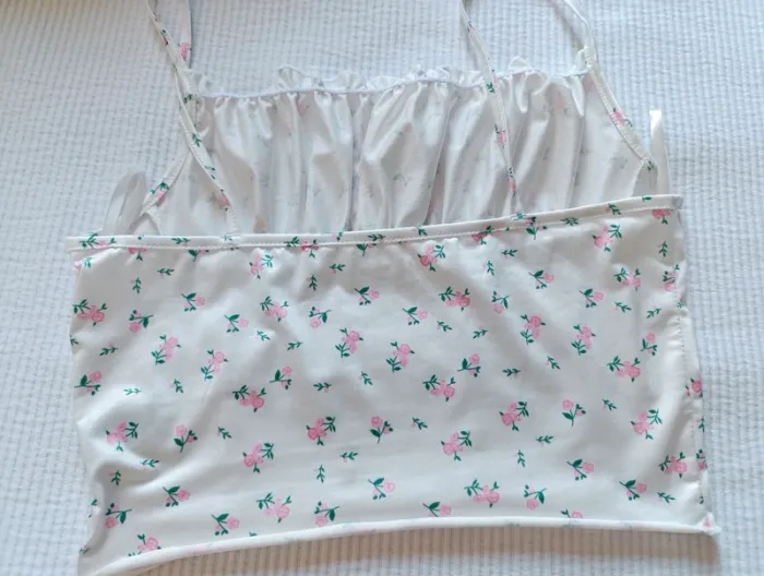 Top fleuri à fines bretelles Shein Taille M - photo numéro 2