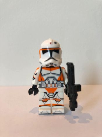 Figurine type lego clone trooper Boil de la 212ème légion. Star Wars