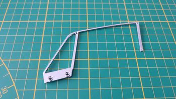 Cadre de vitre de portière droite 2 90B n°90 Porsche 911 Carrera RS 2.7 1/8 1/8ème Altaya #B37