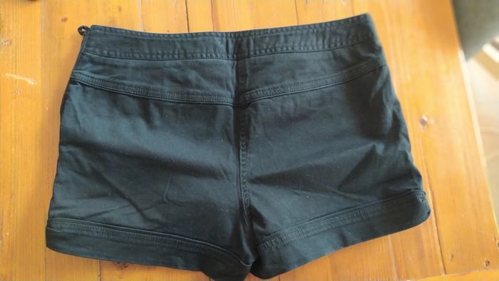 Mini short noir - photo numéro 3