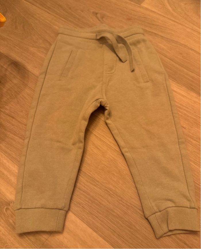 Jogging neuf 24 mois gémo - photo numéro 2