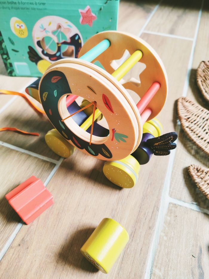 🦜Boîte à formes à tirer Pakou le Toucan en bois marque Moulin Roty - photo numéro 3