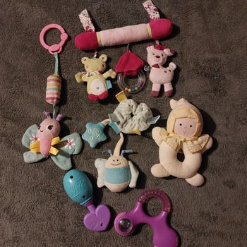 Lot jouet bébé