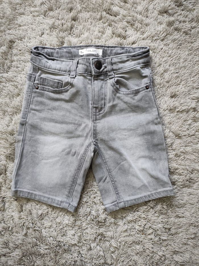 Bermuda taille 5 ans